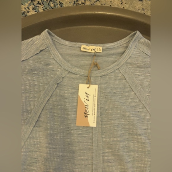 New In Boutique Brand Hi-Low  T-Shirt Size Small NWT - Picture 4 of 9